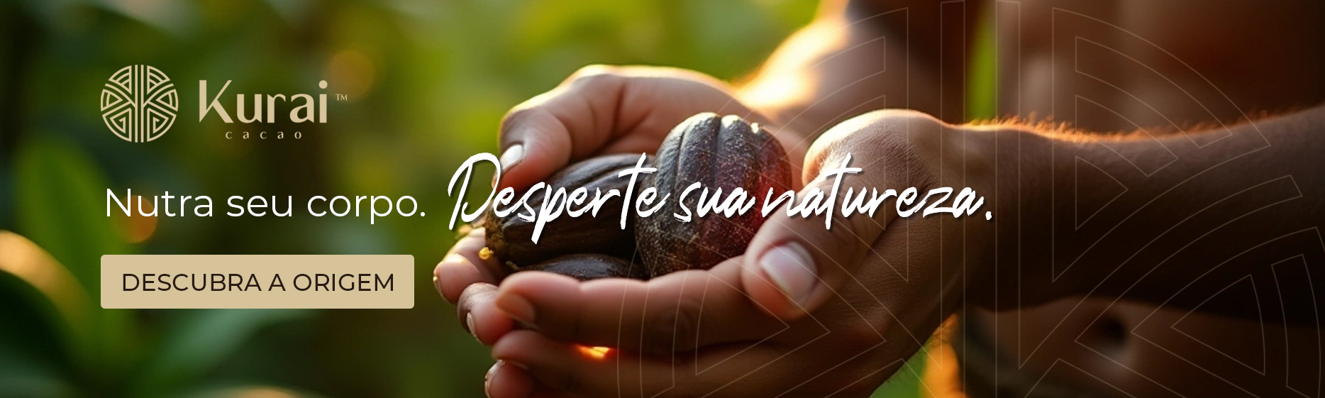 Person holding a dark chocolate bar with 'Kurai' branding and text in Portuguese.